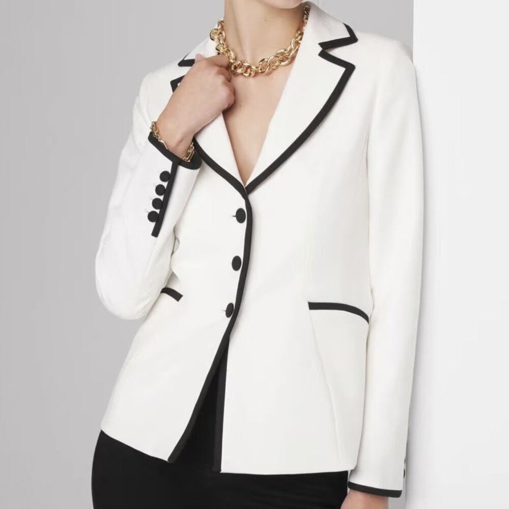 NWT White House Black Market  3-Button Signature Blazer  Size 0 - Black & White